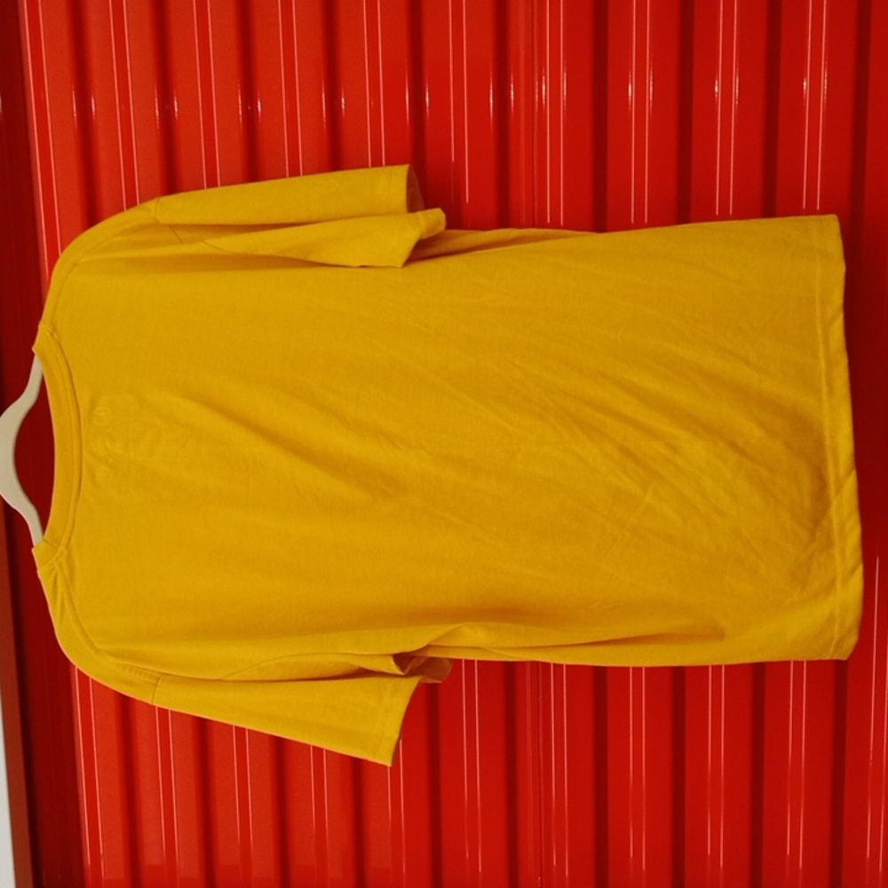 Men's Tshirt size xl - Picture 2 of 2